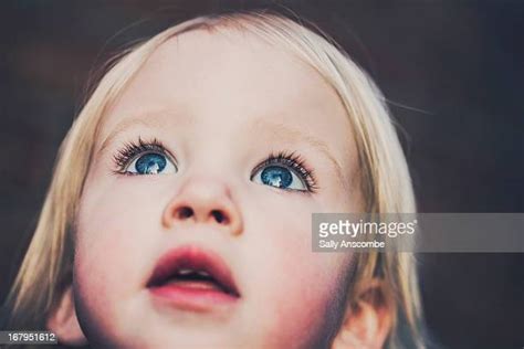Bebes Ojos Azules Fotografías E Imágenes De Stock Getty Images