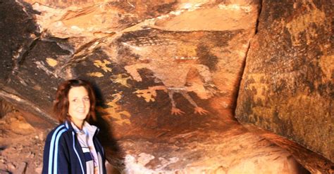 Southern Utah Day Hikes Cave Valley Pictographs
