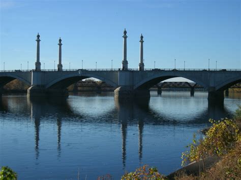 Bridgehunter.com | Springfield Memorial Bridge