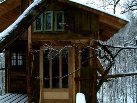 Snowy Treehouse Teeny Abode Living Big In A Tiny House
