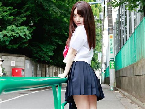 X Px Free Download Hd Wallpaper Pure Japanese School Girl With The Beat On The Str