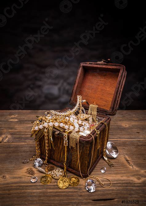 Open Treasure Chest Stock Photo 1076525 Crushpixel