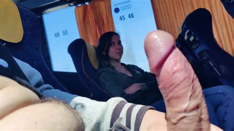 Jeunne Femme étrangère Suce Une Bite Dans Un Bus Vidéos Porno Gratuites Youporn