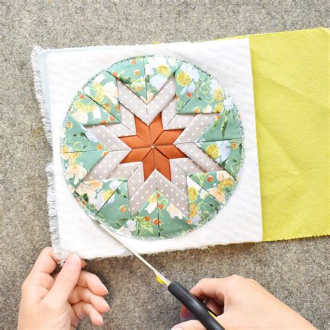 Make This Fun Folded Star Potholder To Spruce Up Your Home This