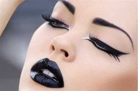 Beauty Black Lips With Tutorial