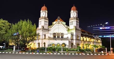 Lawang sewu, kamu pasti pernah mendengar gedung satu ini. Lawang Sewu ( Thousand Doors ) | Belanda, Hotel, Mobil