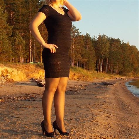 Nylon Heels On Twitter Milf In Black Dress On The Beach Https