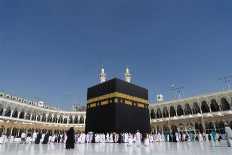 Melalui tabung haji, umat islam di negara ini tidak perlu risau mengenai proses mengerjakan ibadah haji. Lembaga Tabung Haji | Info Sinar