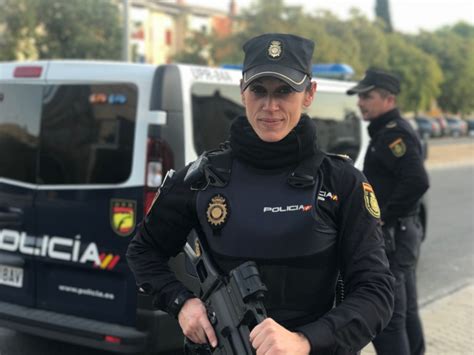 Requisitos para ser Policía en España de forma fácil Tramitaen com