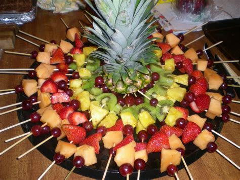Check out these christmas party food ideas for some inspiration to take to your next christmas party. Fruit Platter Ideas in 2019 | Fruit platter designs ...