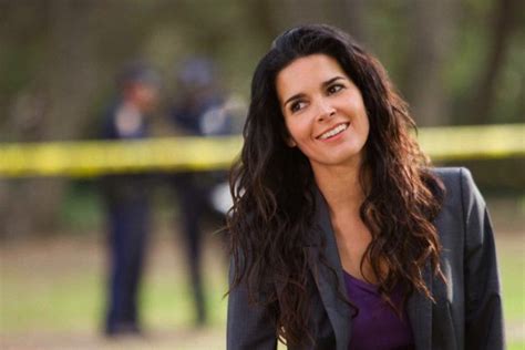 Angie Harmon Returns In Rizzoli And Isles