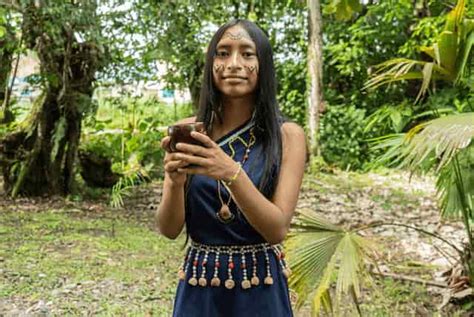 アマゾンの先住民族の人々とその文化を保全するサステナブルツーリズム Ecotourism World