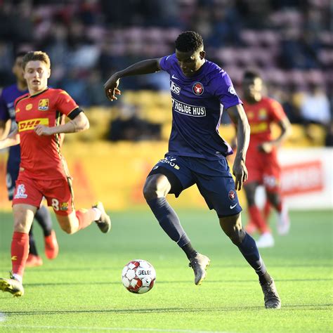 Ebere paul onuachu (born 28 may 1994) is a nigerian professional footballer who plays for belgian club genk and the nigeria national team, as a forward. Onuachu Scores Brace In Midtjylland Away Win, Ends 3-Game ...