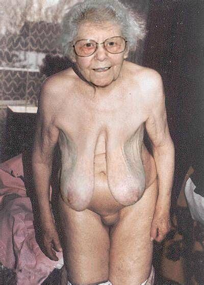 Ht13 In Gallery Grannyoma Hanging Tits Picture 13