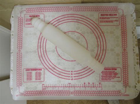 Vintage Tupperware Pastry Mat And Rolling Pin