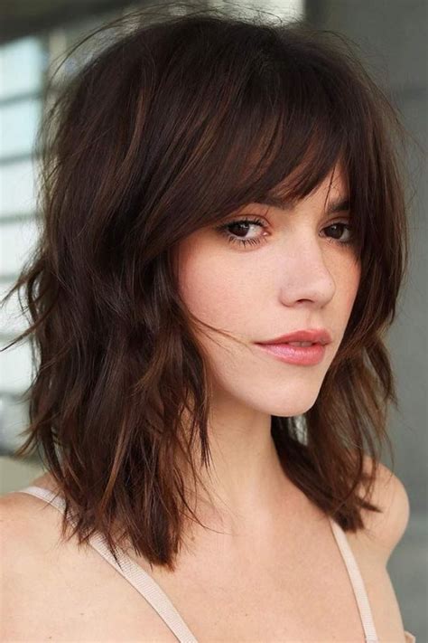 25 must try medium length layered haircuts for 2021 in 2021 shoulder reverasite