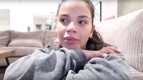 Vlogger monica geuze wordt moeder van dochter foto: Monica Geuze in tranen om zieke Zara-Lizzy | RTL Nieuws