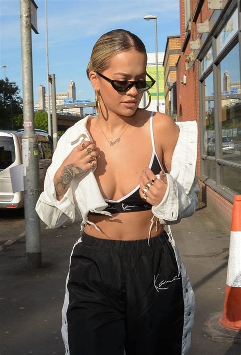 Rita Ora Areola Peek 20 Photos Thefappening