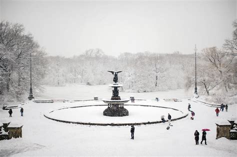 New York Citys Central Park Covered In Snow