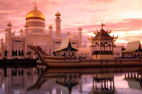 They also use international symbols similar to that of singapore and the united kingdom. DISCOVER BRUNEI DARUSSALAM - A TINY SULTANATE AMIDST THE BORNEAN JUNGLE - Travel magazine for a ...