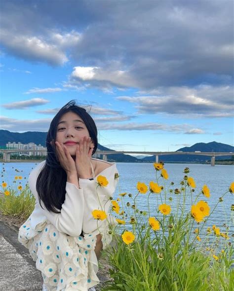 Kim Yuna Singer Age Bio Wiki Facts And More Kpop Members Bio