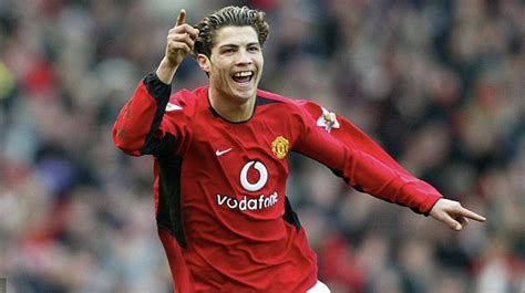 He's considered one of the greatest and highest paid soccer players of all time. Há 15 anos Cristiano Ronaldo marcava seu primeiro gol pelo ...
