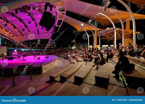 Performance At Esplanade Outdoor Theater Singapore Editorial Stock