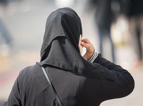 Nypd To No Longer Force Women To Remove Hijabs For Mug Shots The