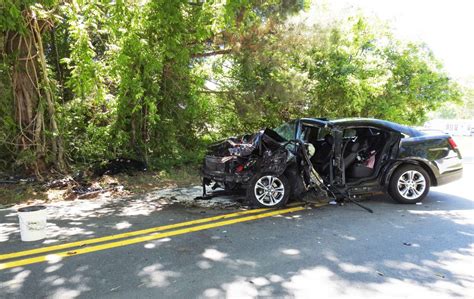 1 Seriously Injured After Car Slams Into Tree Joco Report