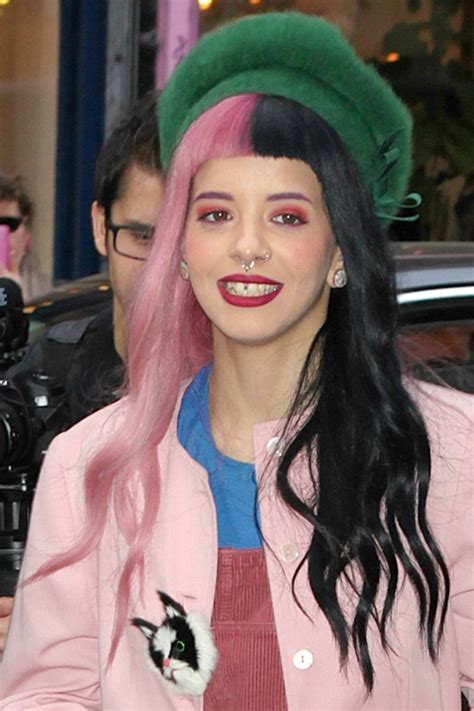 Melanie Martinez Wavy Black Pink Loose Waves Split Color