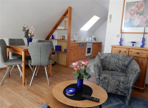 Die ferienwohnungen befinden sich in einem 2003 neu errichteten doppelhaus direkt hinter den dünen. Ferienwohnung D83 in der Anlage hinter den Dünen in Prerow ...