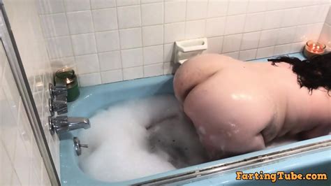 Bbw Plumper Farts In Bubble Bath Long Loud Bubbly Farting In Water Eporner