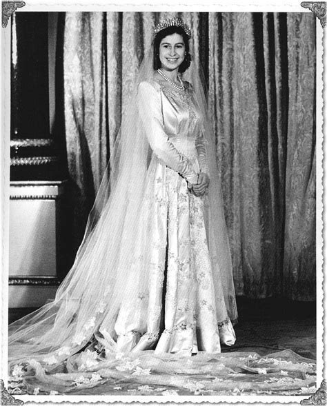 Queen Elizabeth On Her Wedding Day Nov 20 1947 Gown By Norman Hartnell Embroidered With Star