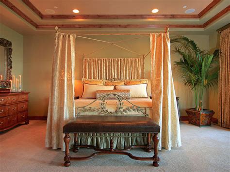 20 Canopy Beds That Will Blow You Away