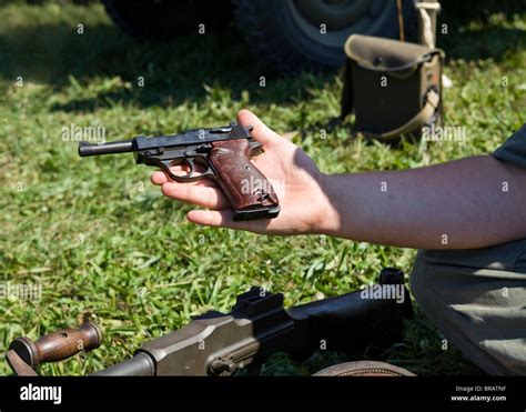 La DeuxiÈme Guerre Mondiale Lallemand Walther P 38 Pistolet