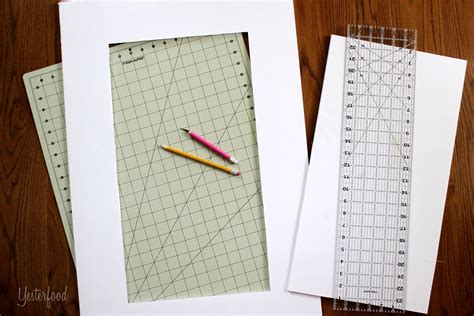 I have worked as a studio photographer for more than 20 years. Yesterfood : DIY Light Diffuser