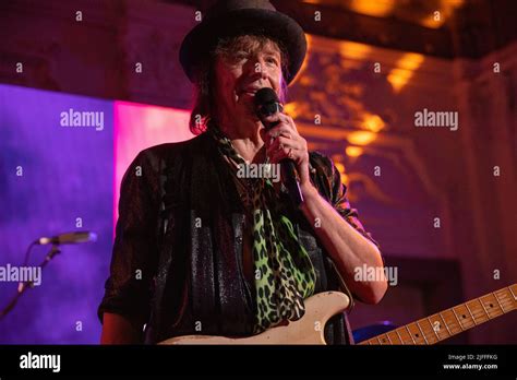 Richie Sambora performs a special intimate show for fans at London's
