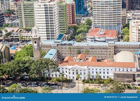 Stadhuis Van Nairobi Kenia Redactionele Foto Image Of Voetgangers