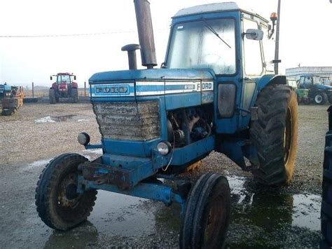 Tractor Ford 8100