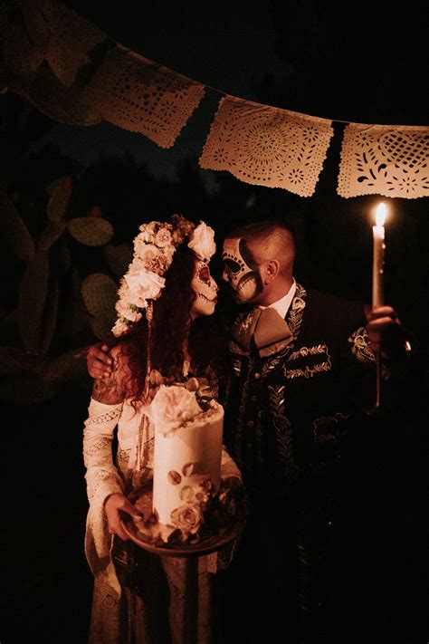 This Dia De Los Muertos Wedding Celebrates Mexican Heritage Junebug
