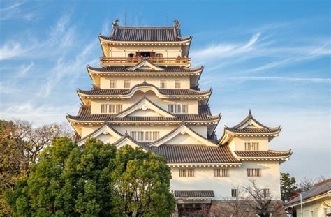 Why is there 2 syllabic japanese scripts? Admire the Historic Fukuyama Castle in Hiroshima, Japan