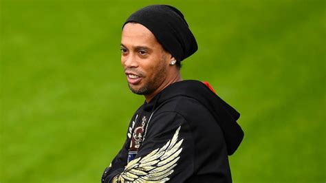 Ronaldinho former footballer from brazil attacking midfield last club: Ronaldinho returns to Barcelona | MARCA in English