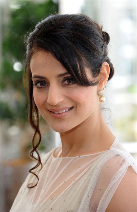 High Quality Bollywood Celebrity Pictures Ameesha Patel Looks Gorgeous