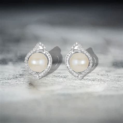 5 Essential Tips For Buying Pearl And Diamond Stud Earrings Nehita