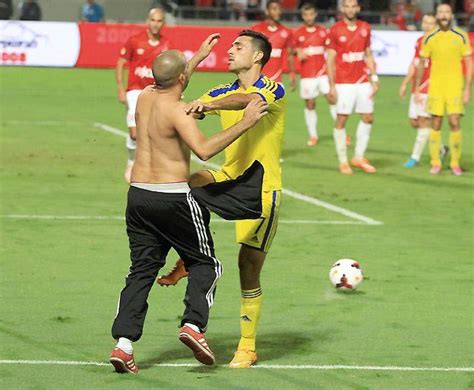 Mental Tel Aviv Derby Suspended After Hapoel Fan Attacks Maccabis