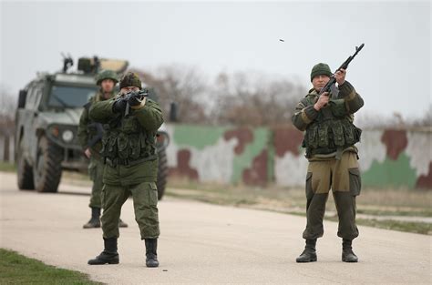 Hardball Host Chris Matthews Says Russian Troops Arent Wearing Uniforms In Ukraine Punditfact