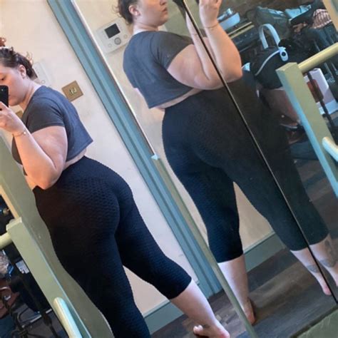 Jonathan Rosss Daughter Honey Takes ‘booty Snap In Gym Leggings