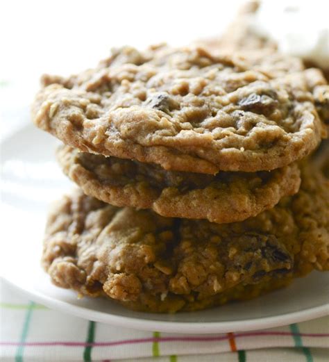If you love your oatmeal cookies soft and chewy, this is the oatmeal raisin cookie recipe for you! soft and chewy oatmeal raisin cookies 024 | Oatmeal raisin ...