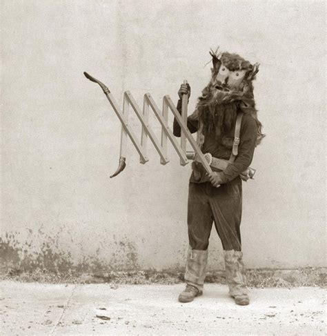 Very Odd And Funny Vintage Photos That Cannot Be Explained ~ Vintage