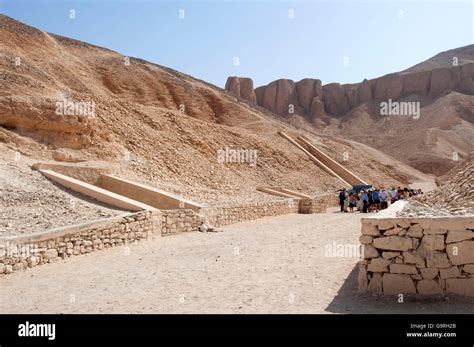 Valley of the kings tomb entrance hi-res stock photography and images